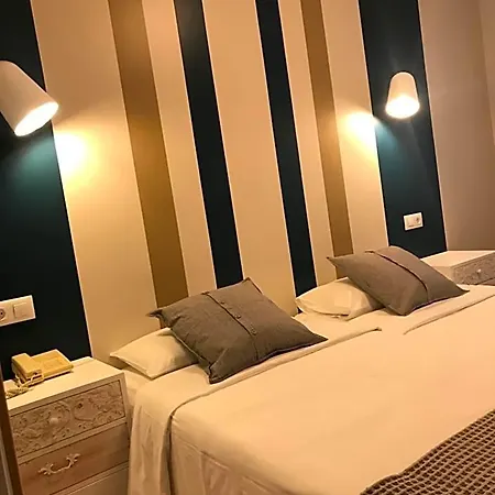 Costa Hotel *