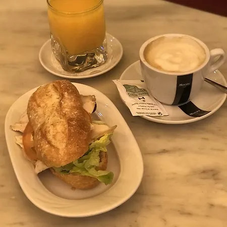 Отель Costa *