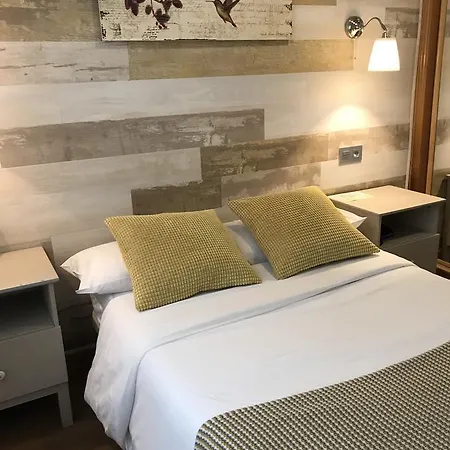 Costa Hotel *