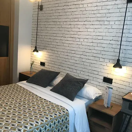 Costa Готель *